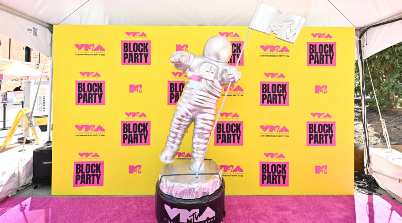 How retailers and media companies are teaming up to bring live shopping to the 2024 VMAs